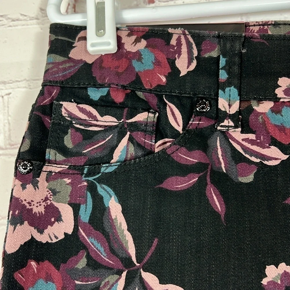 Bandolino Amy Modern Straight Leg Tummy Slimming Stretch Jeans Black Floral 6 - Picture 7 of 10